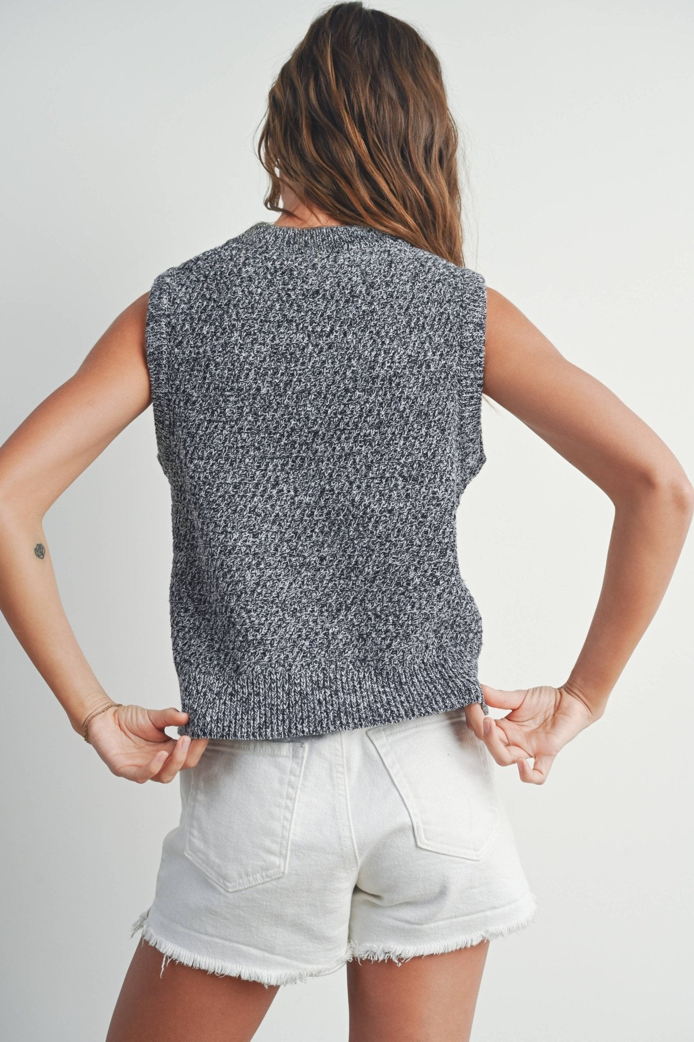 Sleeveless Crew Neck Sweater Knit Vest - elliparr