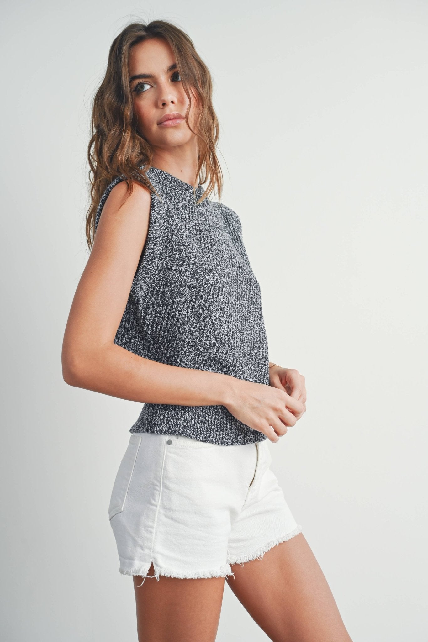 Sleeveless Crew Neck Sweater Knit Vest - elliparr