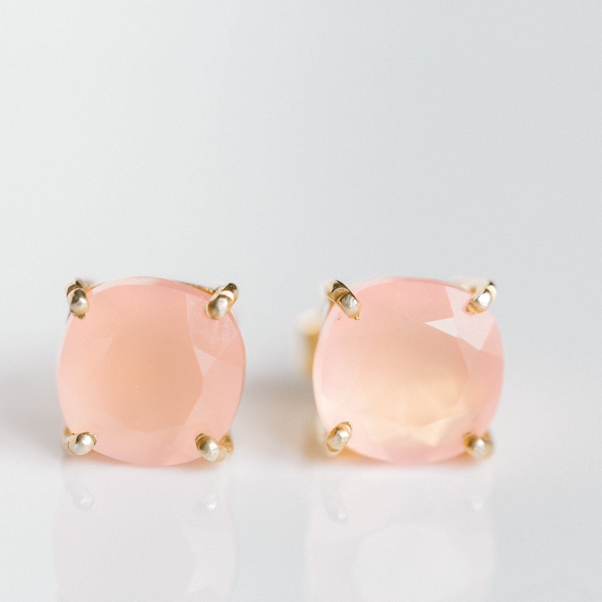 Emmy studs pink chalcedony side view – natural gemstone stud earrings Elli Parr