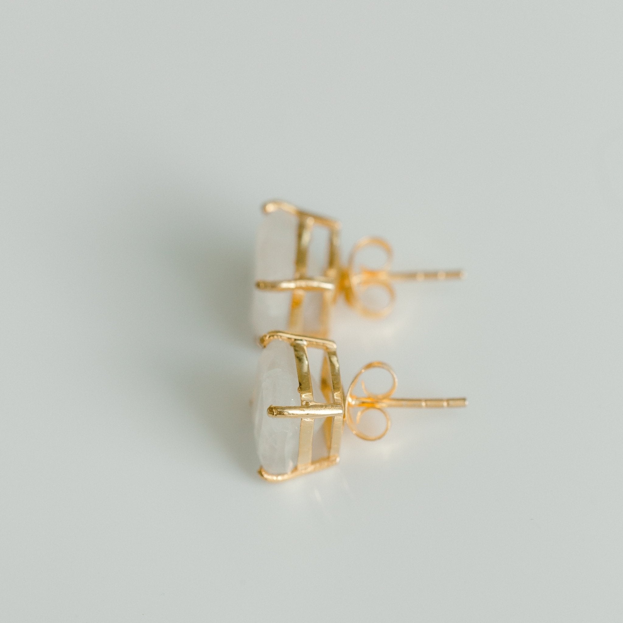 Emmy studs rainbow moonstone detail – Elli Parr