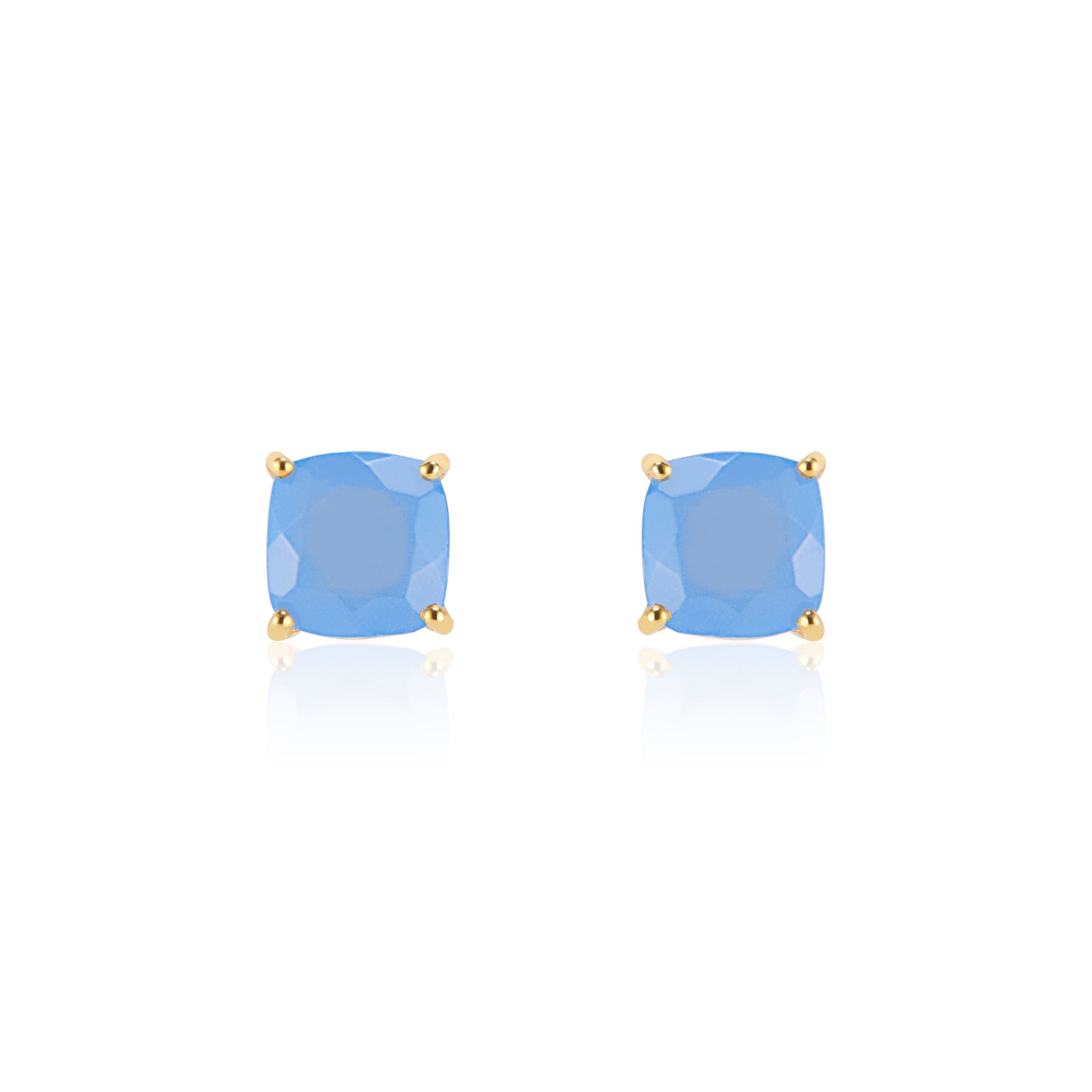 Emmy studs blue chalcedony cushion cut in four-prong gold setting – natural gemstone earrings Elli Parr