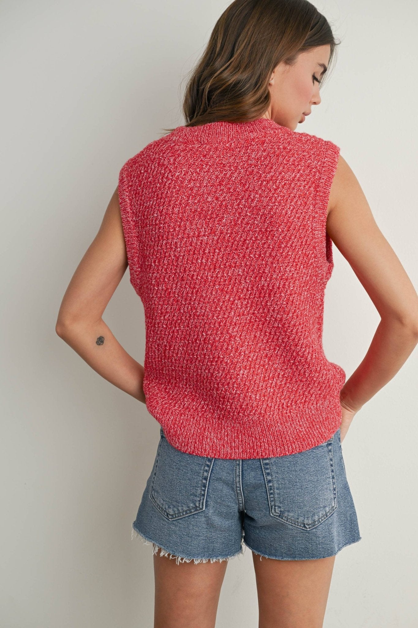 Sleeveless Crew Neck Sweater Knit Vest - elliparr